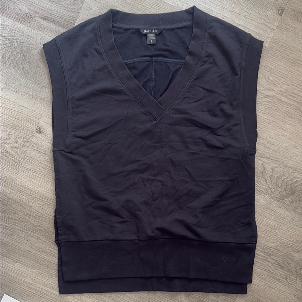 Athleta Sleeveless V-Neck Top